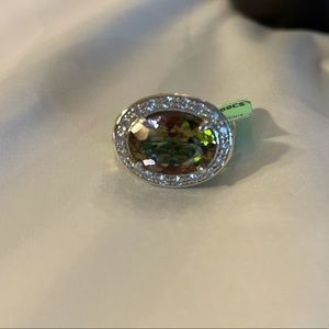 Beautiful unique z-nite ring.